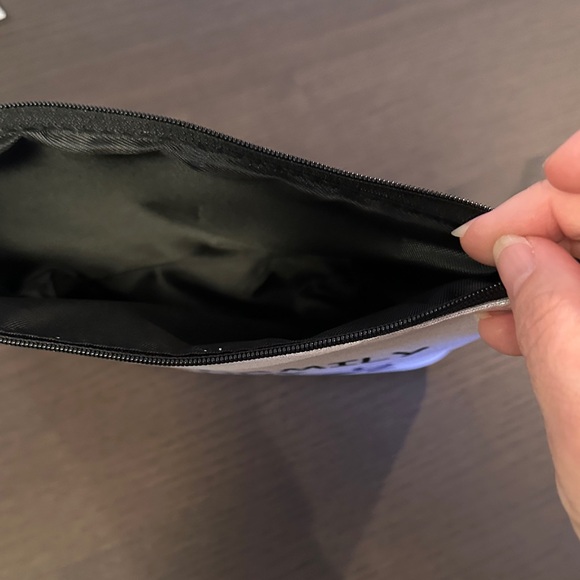 Cancer Awareness Pouch NIP - Picture 7 of 7